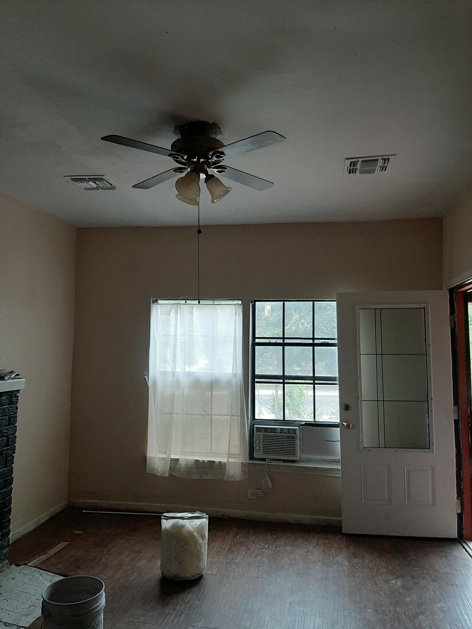 entry way view of north - 1406 Aransas Ave