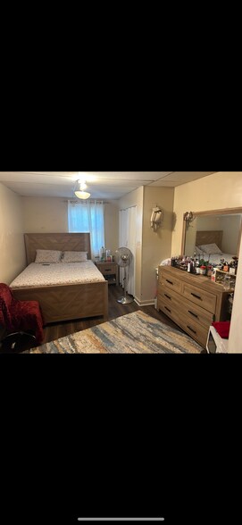 Building Photo - 420 Medford St