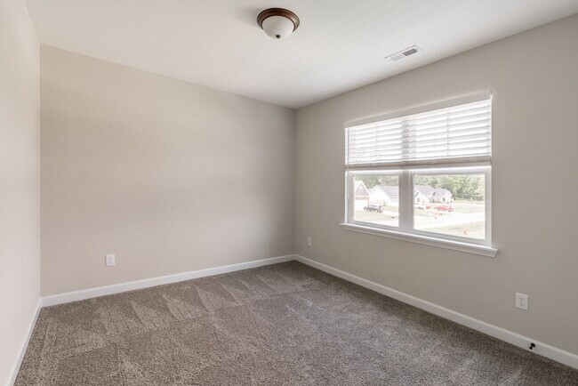 Building Photo - 300 Waylon Wy