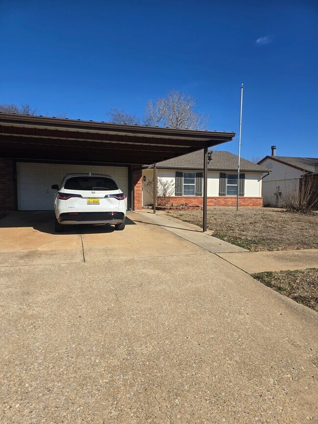 Building Photo - Newly Remodeled