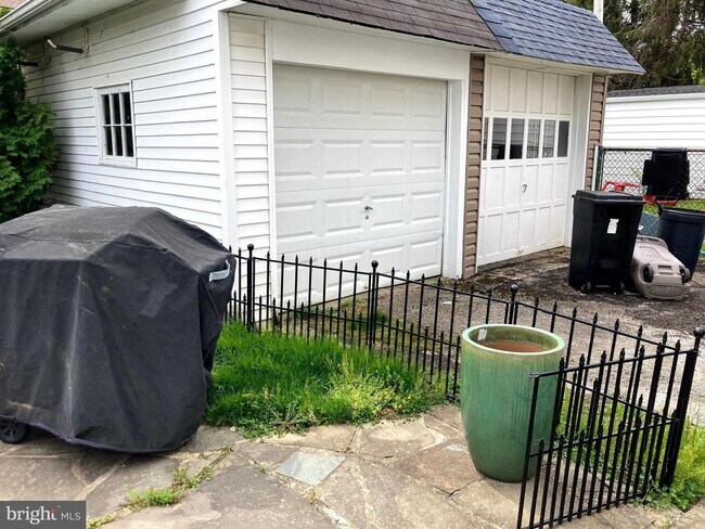 Building Photo - 219 Williams Rd