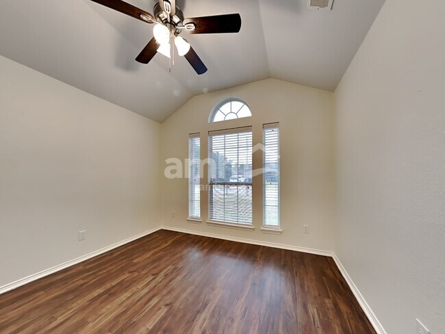 Building Photo - 150 Adams Dr