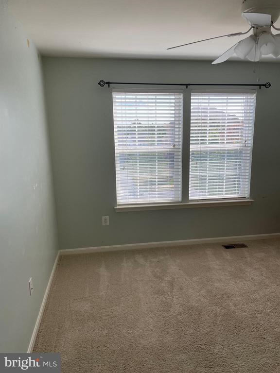 Building Photo - 233 Morlyn Dr