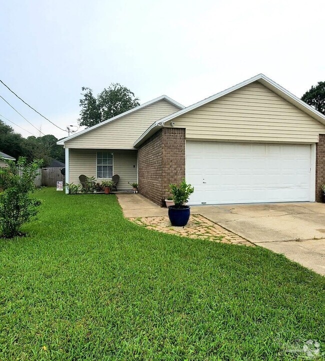 Building Photo - 2483 Redoubt Ave
