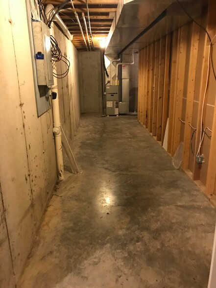 Lower Level Storage - 1051 Tamarack Way