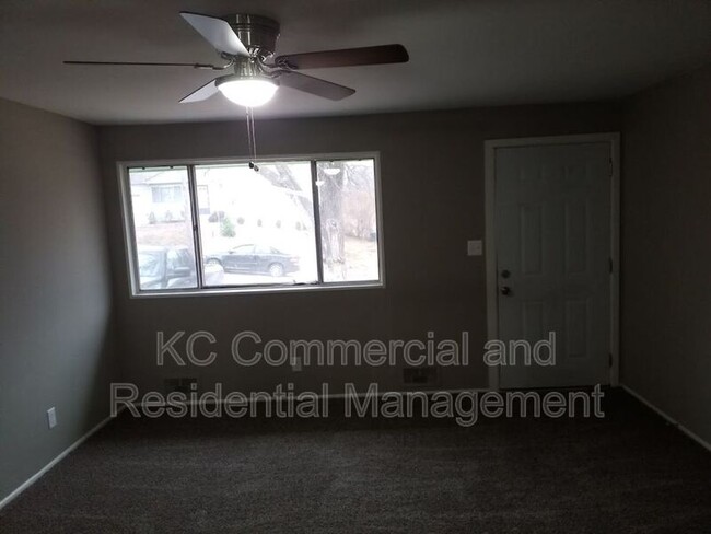 Primary Photo - 8511 Crystal Ave