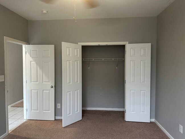 Building Photo - 3845 Pinecrest Way