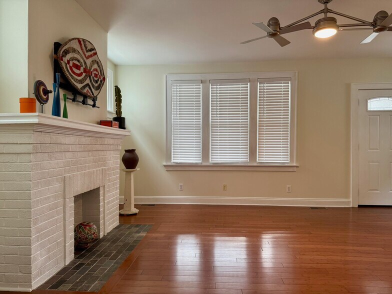 Building Photo - 402 Southwood Ave