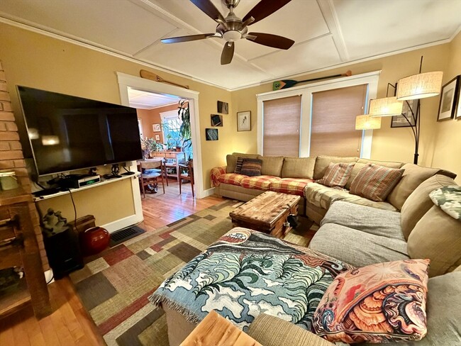 Building Photo - 157 Riverview Ave