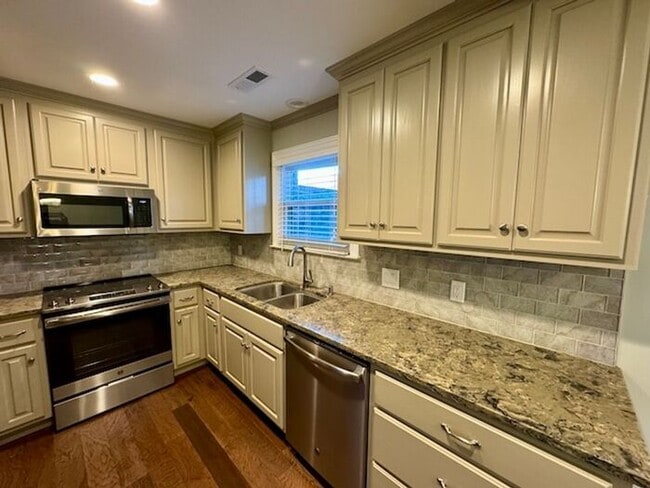 Building Photo - MOVE IN SPECIAL-Luxury in the heart of Madison with a 2 car garage