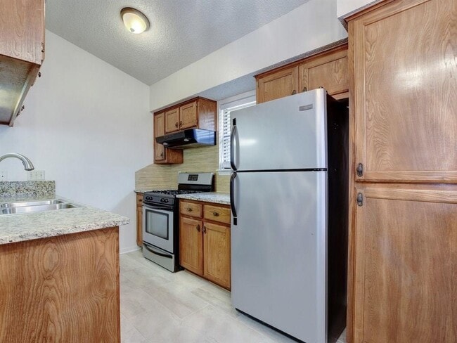 Building Photo - 4703 Rosedale Ave