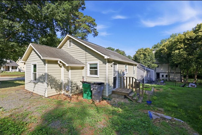 Building Photo - COMING SOON! Fully Furnished 2-Bedroom Home Near Charlotte’s Top Attractions