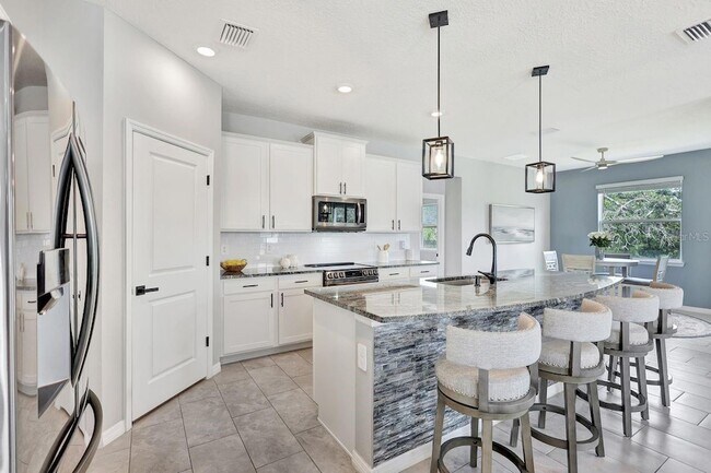 Building Photo - 17032 Harvest Moon Way