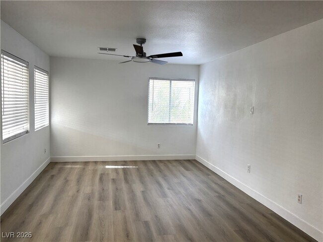 Building Photo - 7383 W Diablo Dr