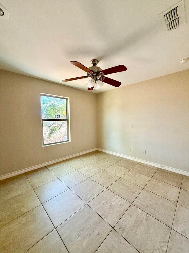 Building Photo - 408 Shiloh Dr