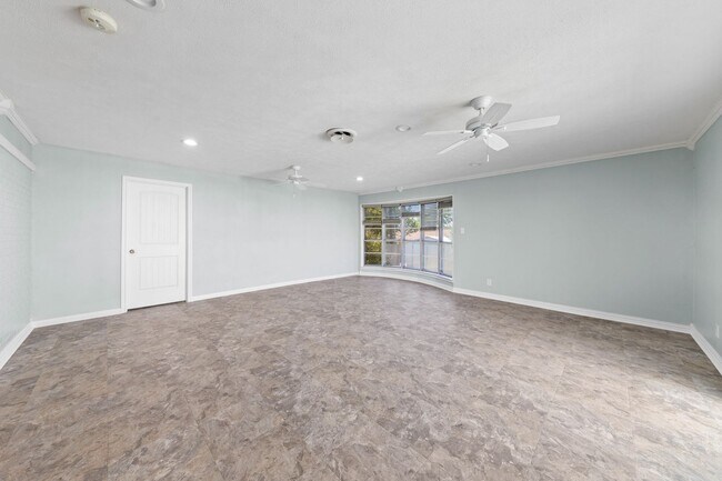 Building Photo - Available NOW!!!! Renovated Kitchen and Ba...