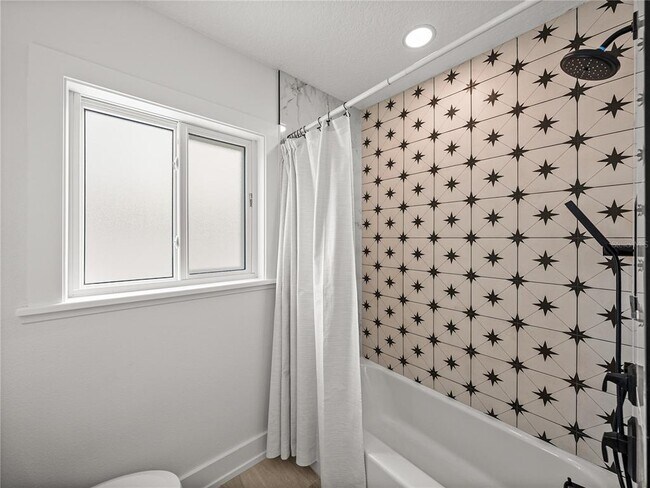 Building Photo - 6709 Cardinal Dr S