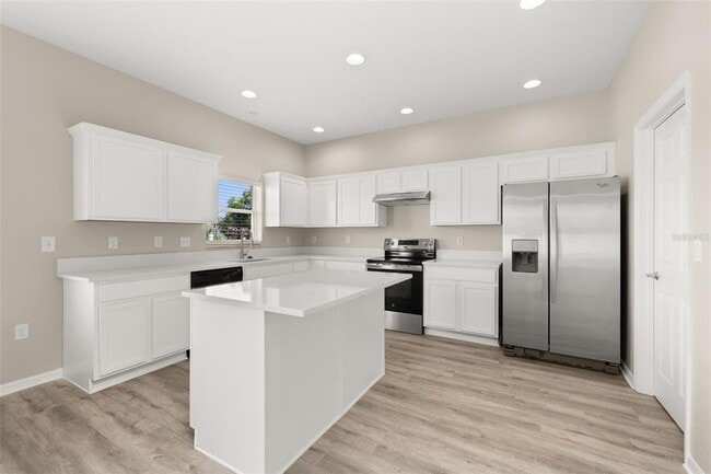 Building Photo - 1037 Brenton Manor Dr