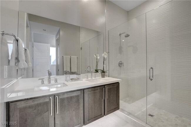 Building Photo - 6300 Clovis Point St