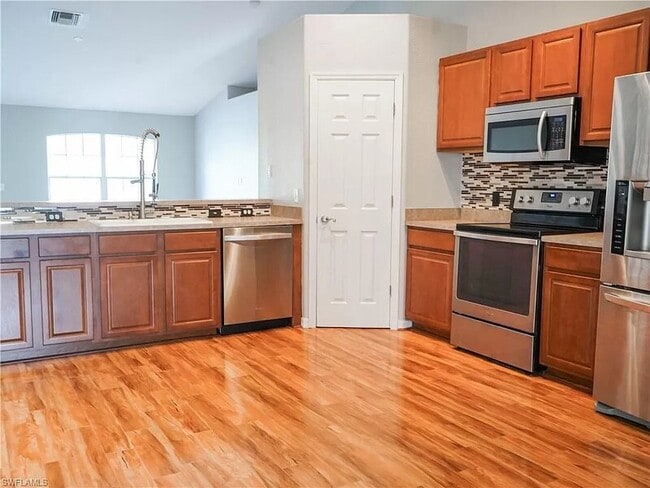 Building Photo - 17556 Brentwood Ct