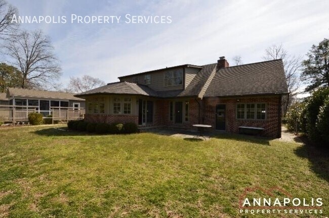 Building Photo - 208 Avondale Cir