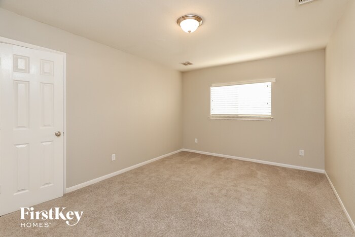 Building Photo - 2204 Oak Valley