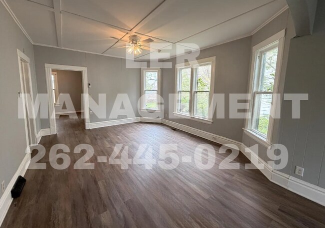 Building Photo - 2112 53rd St