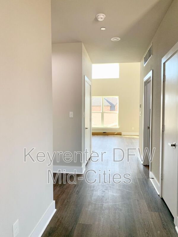 Building Photo - 1431 Pearson St