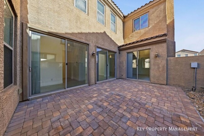 Building Photo - 956 Via Canale Dr