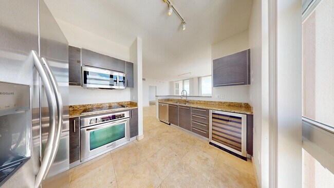 Building Photo - 550 Okeechobee Blvd