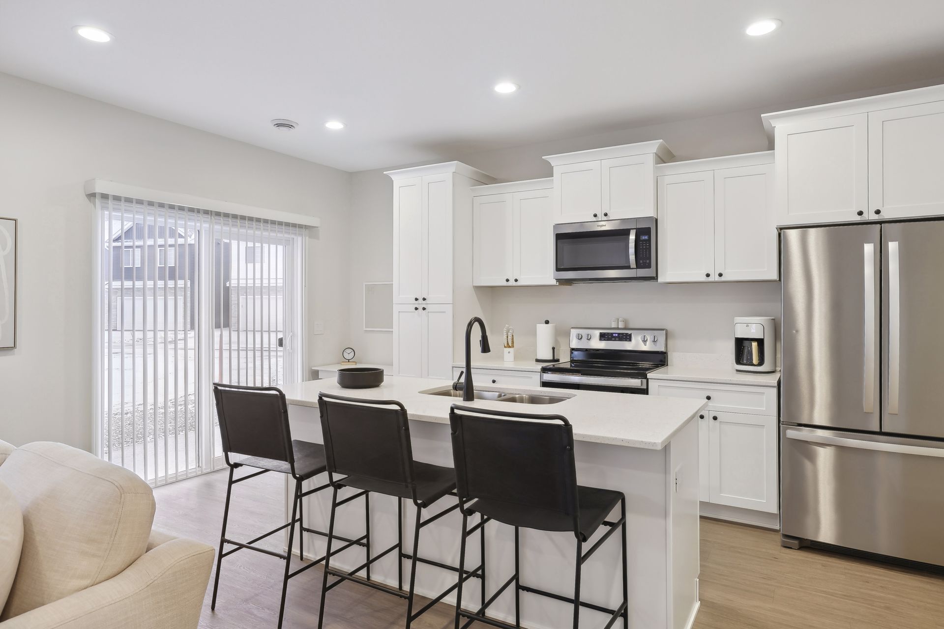 Building Photo - 947 Willow Pl