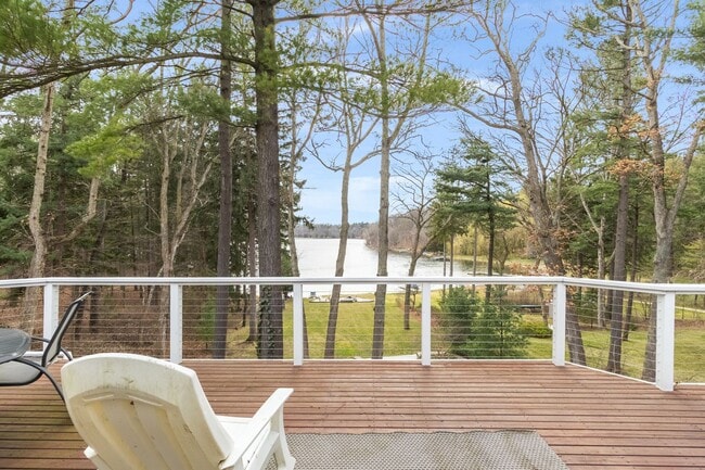 Building Photo - Stunning 5-Bed, 4.5-Bath Custom Home on Du...