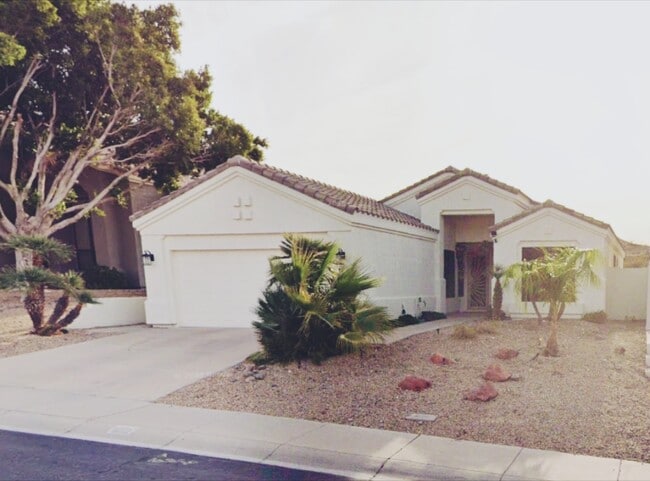 Primary Photo - 275 E Ashurst Dr