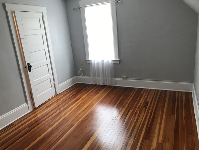 Building Photo - 42 Maplewood Avenue