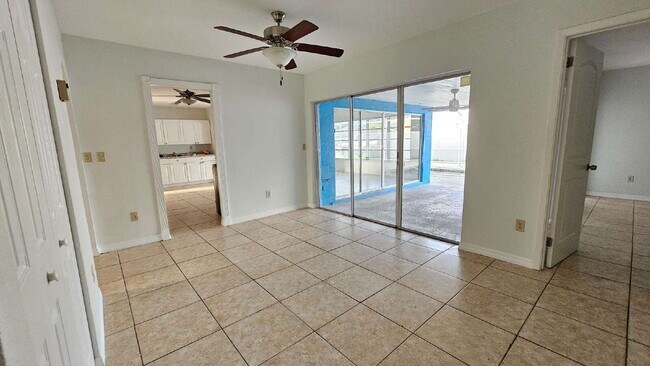 Building Photo - 3 Bedroom Pool Home in North Port - Rent I...
