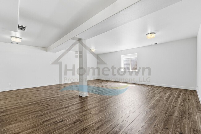 Building Photo - 5163 E Portside Ct