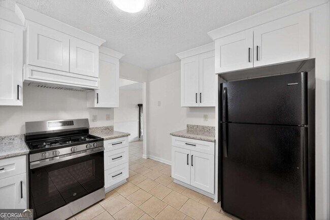 Building Photo - 6898 Babbling Brook Dr