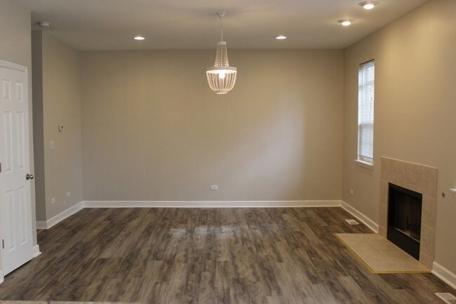 Building Photo - 3824 Pathfinder Ln
