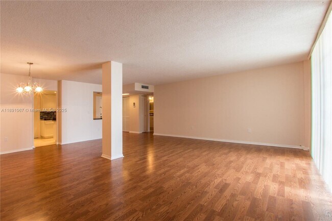 Building Photo - 1833 S Ocean Dr