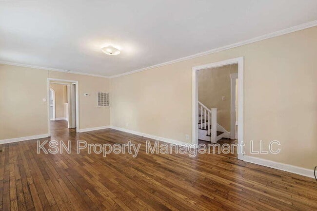 Building Photo - 1921 Reynolds St