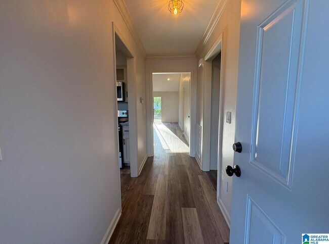 Building Photo - 1022 Vestavia Manor Dr