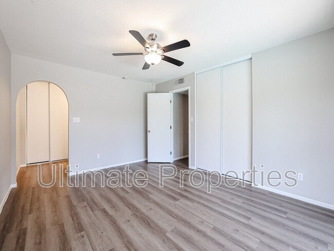Building Photo - 5357 W Cholla St