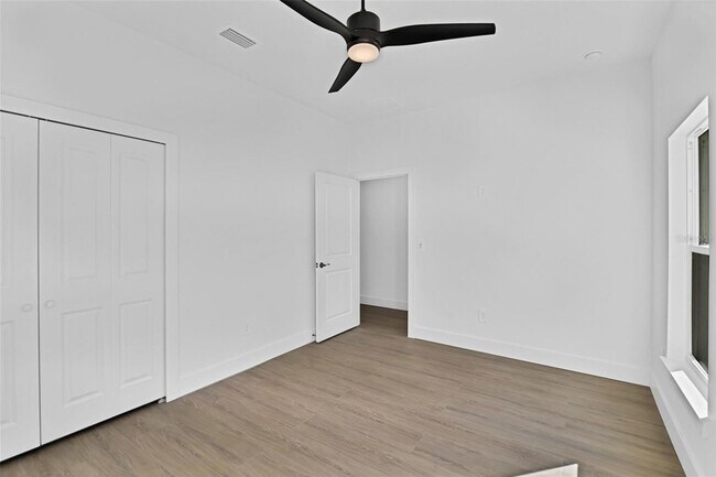 Building Photo - 13527 SW 100th Ln