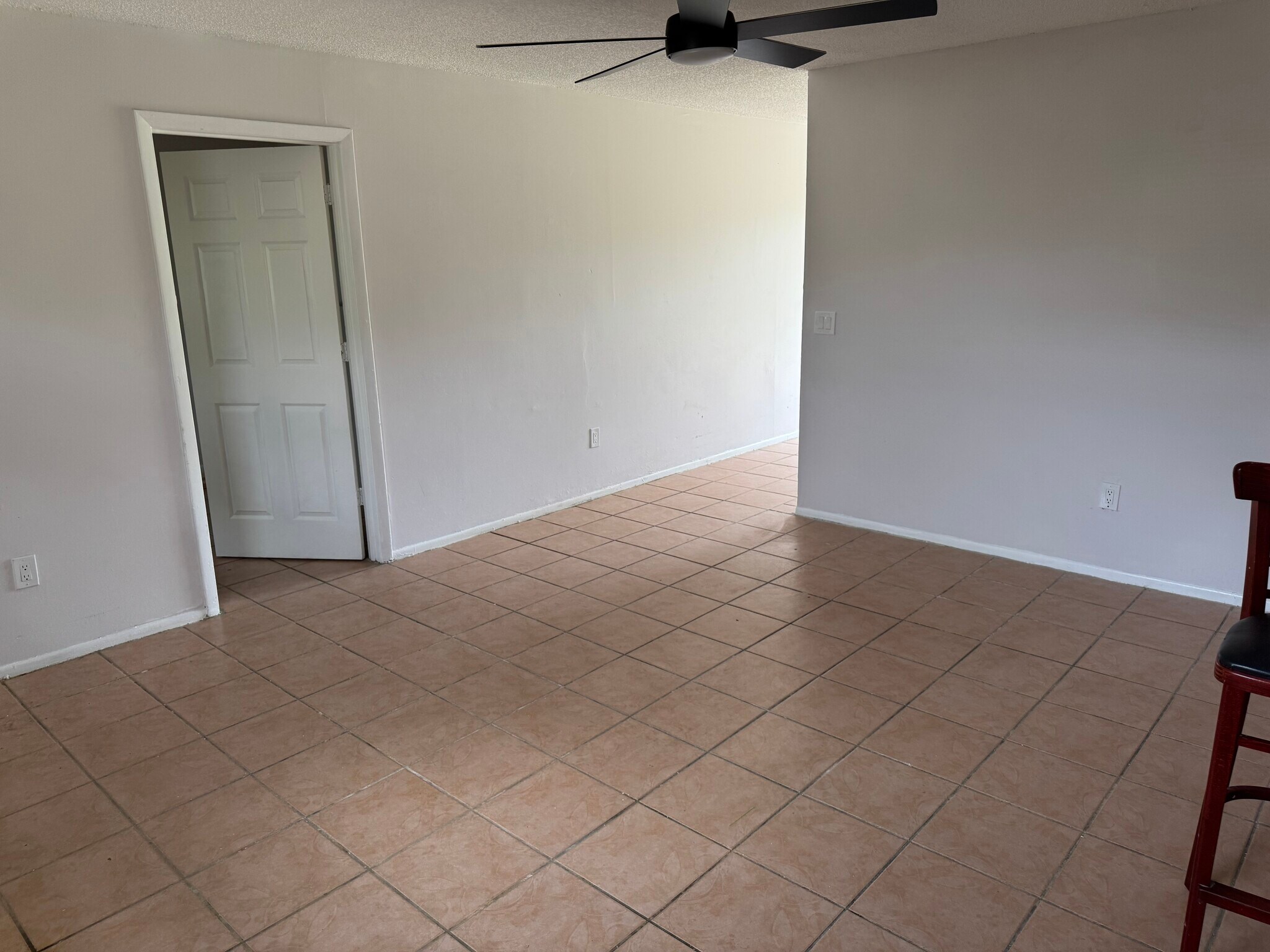 Building Photo - 2147 Laura Ln