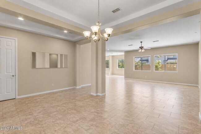 Building Photo - 2827 E Muirfield St