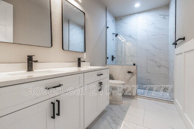 Building Photo - 414 Montana St