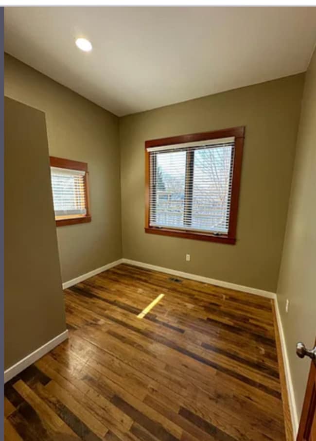 Building Photo - 5-Bedroom Home in SE Portland!