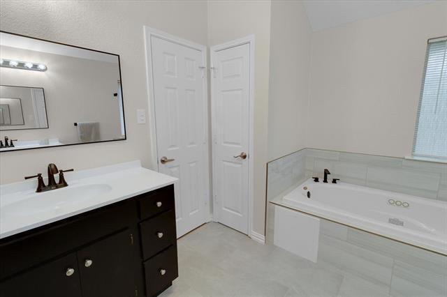 Building Photo - 2439 Whitetail Dr