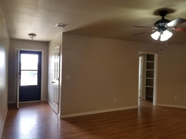 Building Photo - 2803 Conner Dr