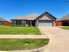 Building Photo - 6206 Talon Trail